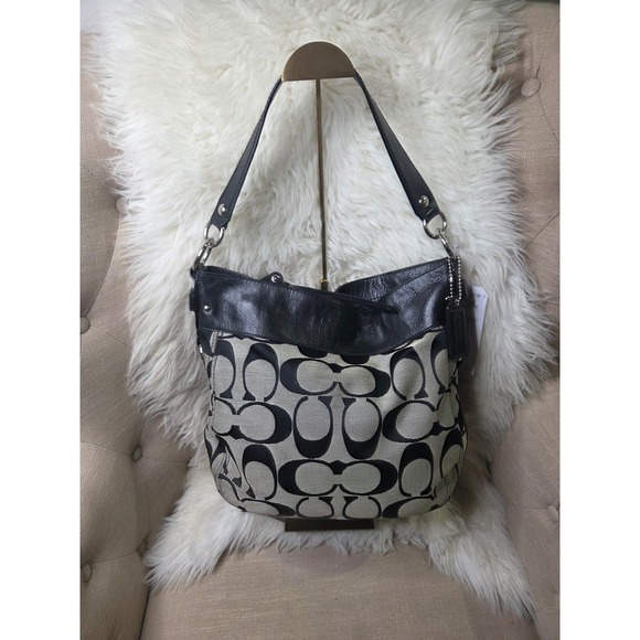 Coach Handbags - C192 Coach Zoe signature bag